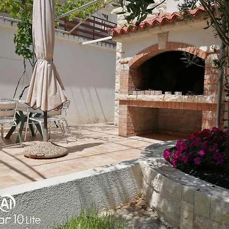 Apartamento In Banjol/insel Rab 36260 *